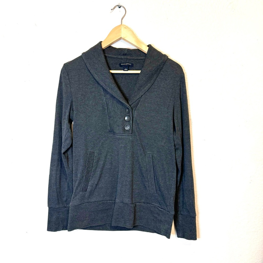 Banana Republic cute gray sweater size S